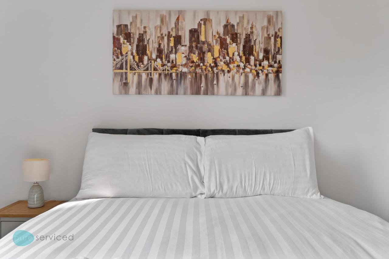4 Bed - Smeatons By Pureserviced *